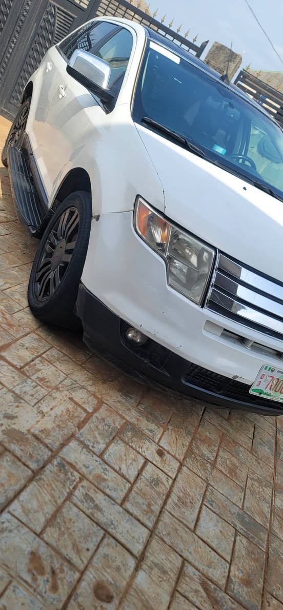 A picture of Ford edge 2009 everything working fine no single fault with