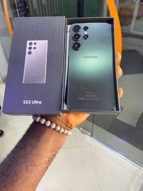 A picture of Samsung s23 copy