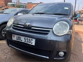 A picture of Toyota Sienta
