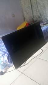 A picture of LG 32inches TV