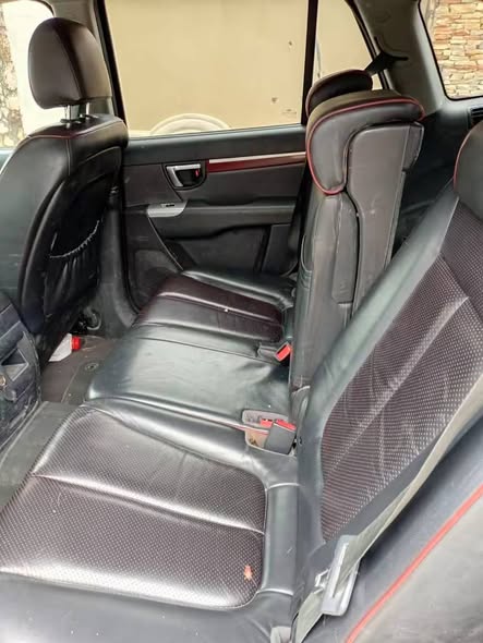 A picture of Hyundai Santa Fe TOKS Standard 09161705987