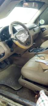 A picture of Benz ML 350 for sale 750k Is accidented 2 front
