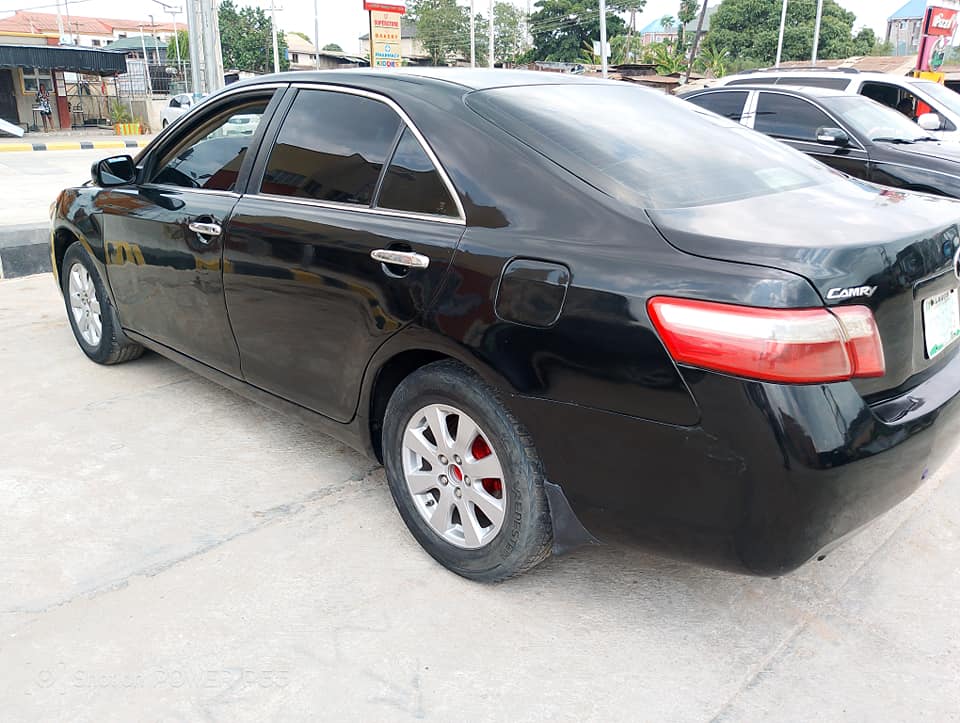 A picture of Distress Distress Distress Sales.. Clean Toyota Camry Spider V6 3.3m