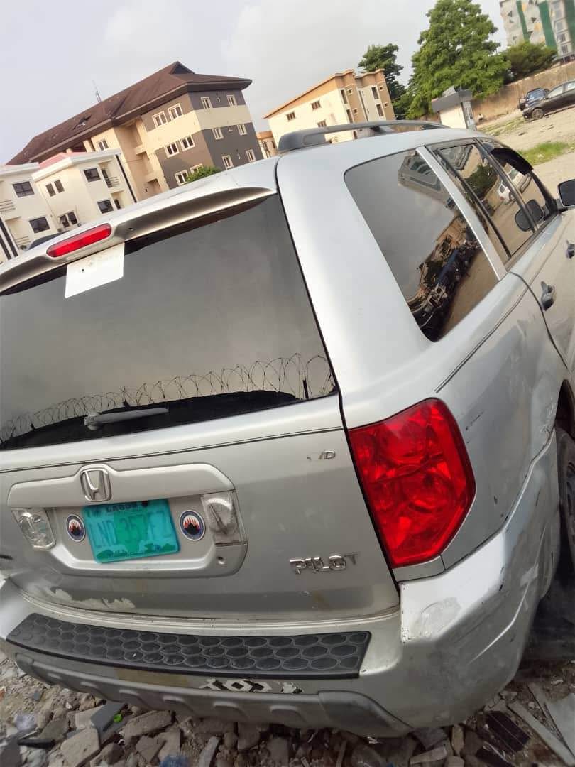 A picture of Honda pilot