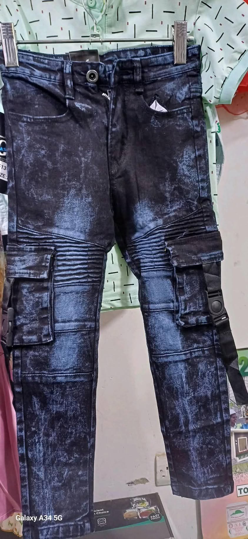 A picture of Trousers