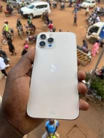 A picture of IPhone 12 Pro Max 256gb