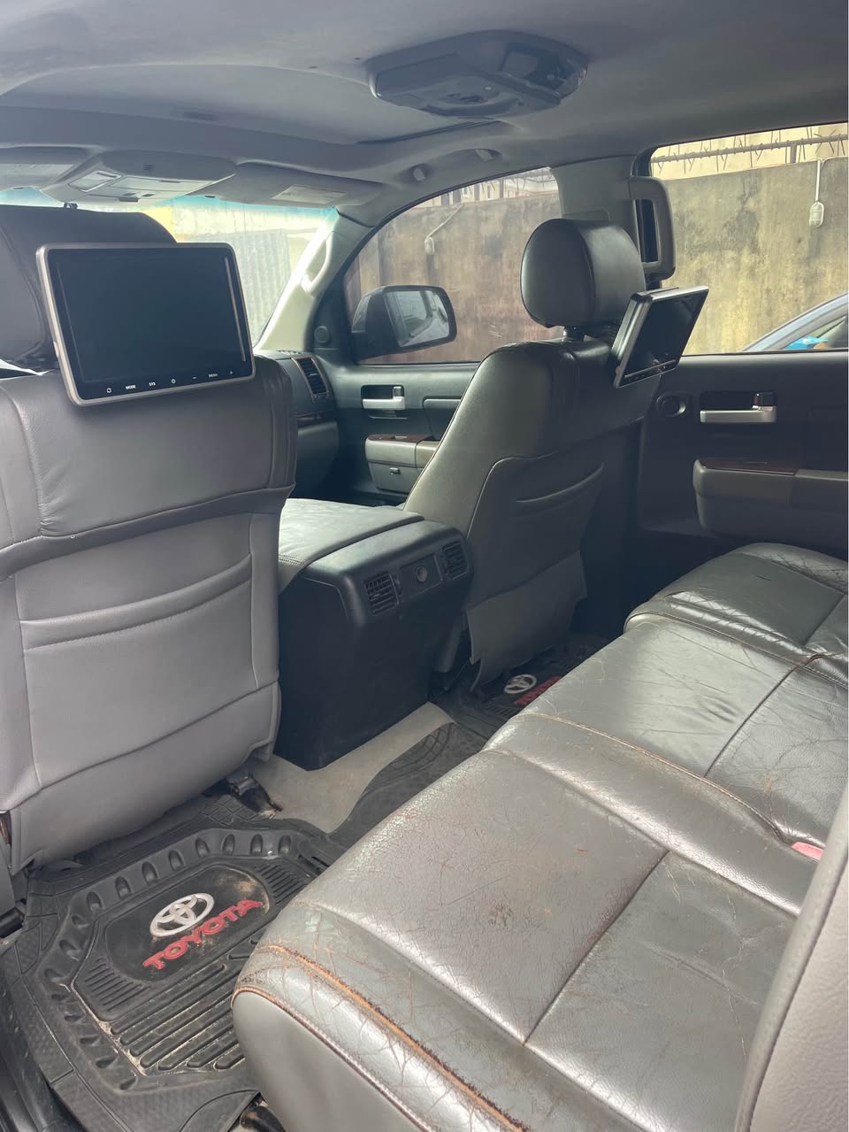 A picture of Toyota tundra 2009