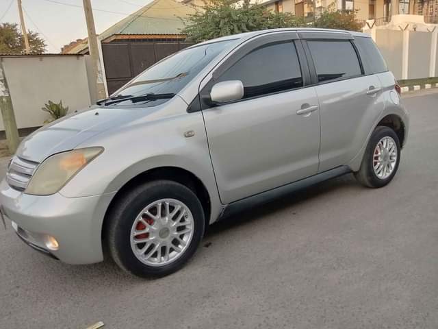 A picture of TOYOTA IST ON sale YEAR 2005 6 FUll DOCMENT TYRE