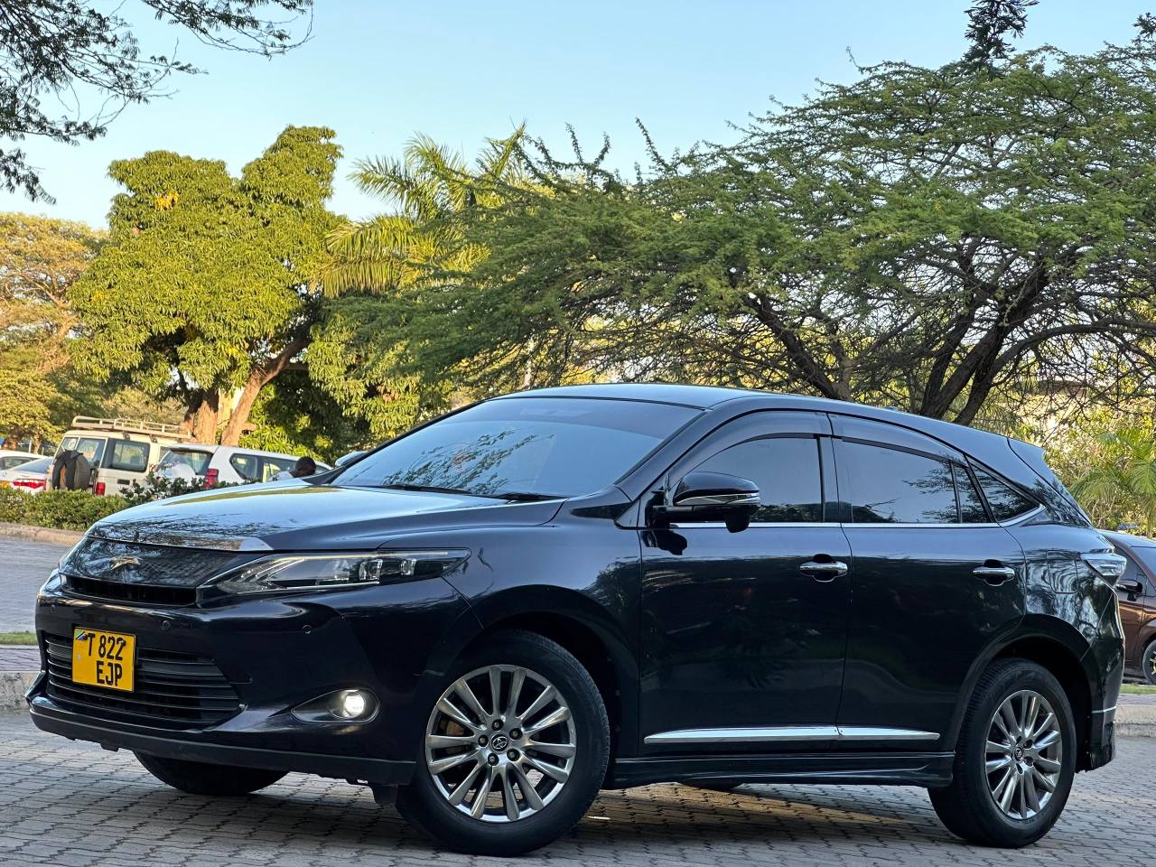 A picture of 2015 TOYOTA HARRIER NEW MODEL