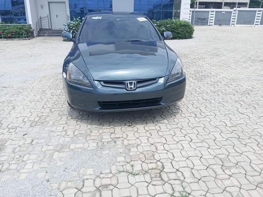 A picture of BELGIUM STANDARD 2005 HONDA ACCORD TWO KEYS