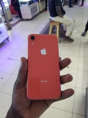 A picture of iPhone Xr 128GB internal storage. 0753764650