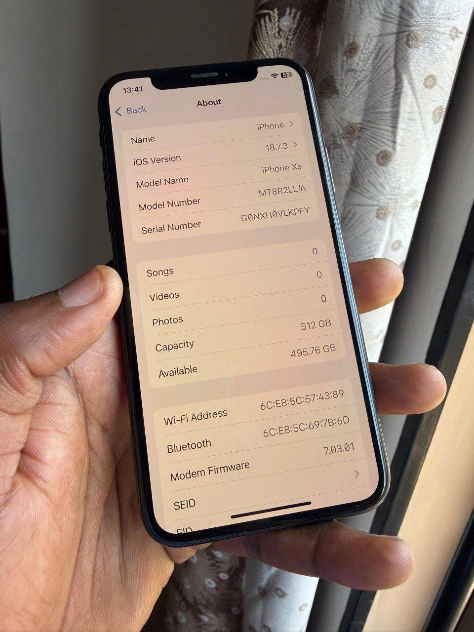 A picture of iPhone XS 512GB