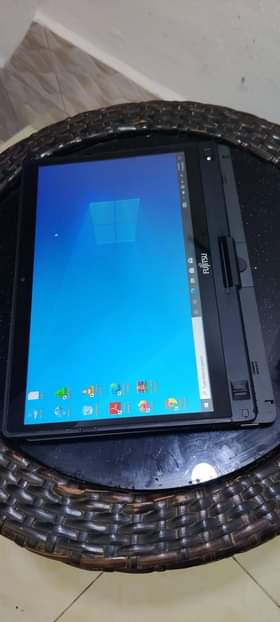 A picture of Fujitsu Lifebook T938 i5 8th Gen 16GB DDR4 RAM 256GB
