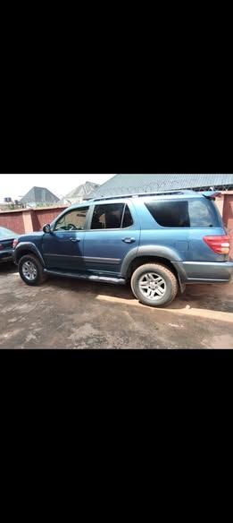 A picture of Toyota Sequoia