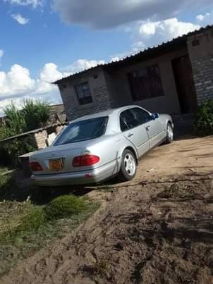 classifieds/cars mercedes