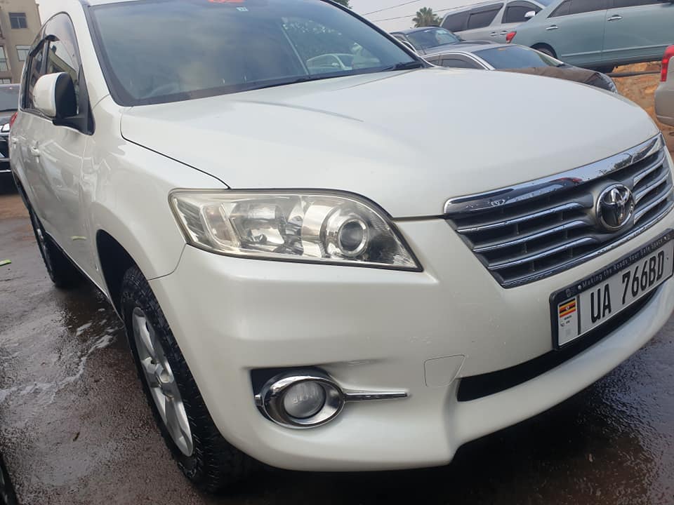 A picture of Toyota vanguard on sale Every good condition 0751690354 65 000