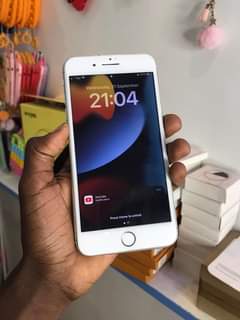 A picture of Iphone 8 plus 64