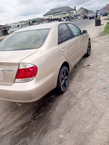 A picture of Toyota Camry le Body 100 Gear Suspensions Engine has small