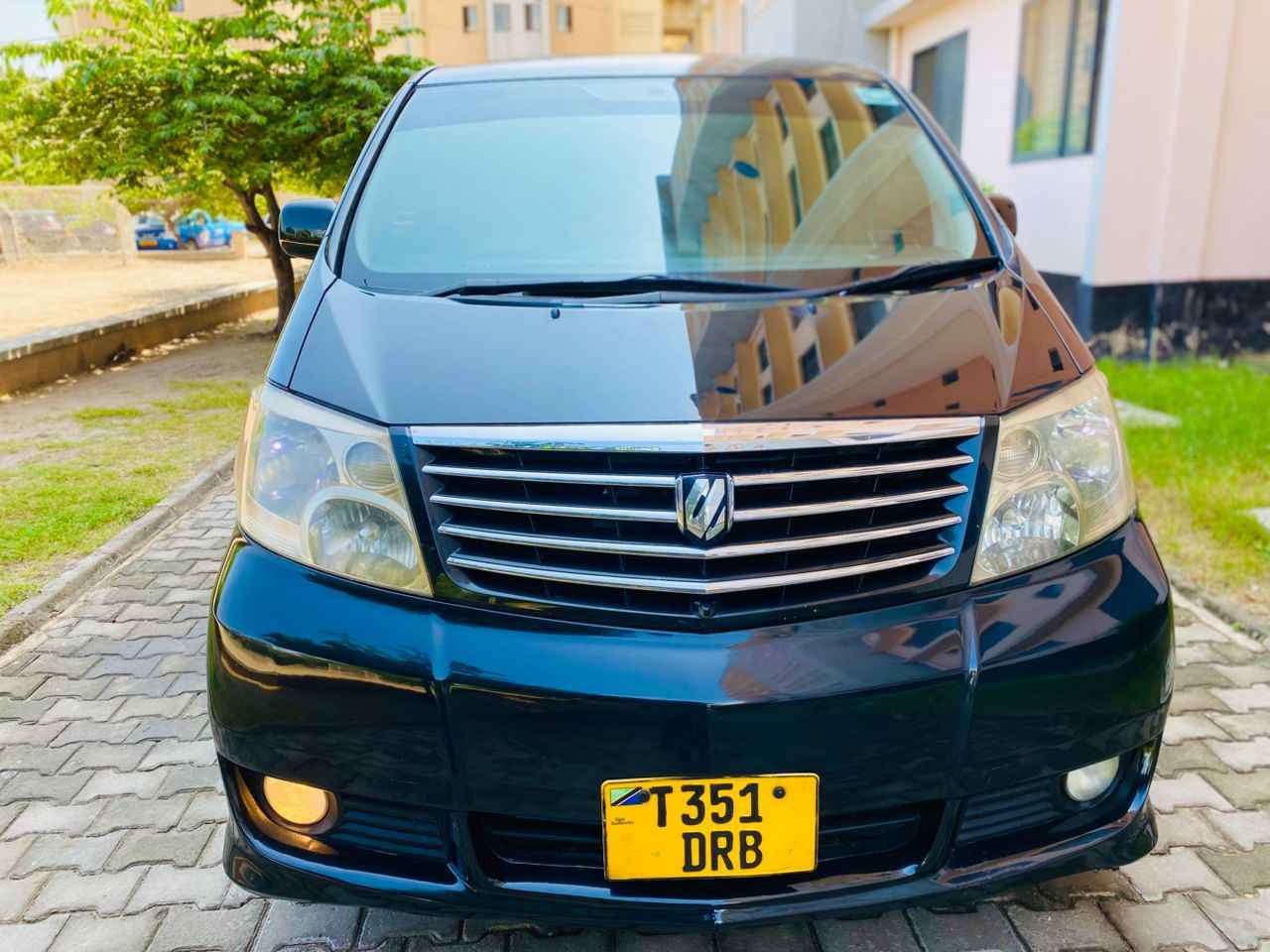 toyota alphard