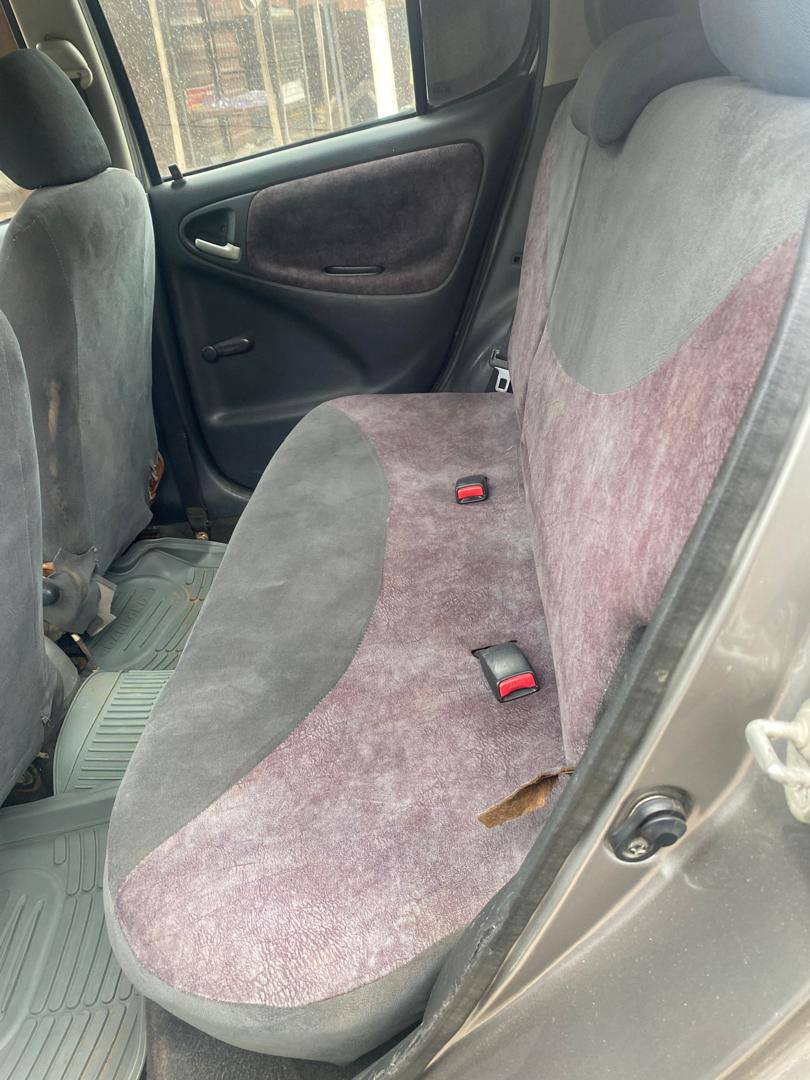 A picture of Toyota Yaris 2005