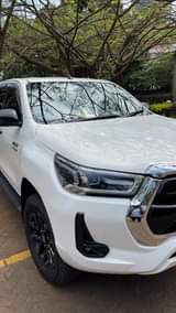 A picture of Hilux double cabin 2021 195m