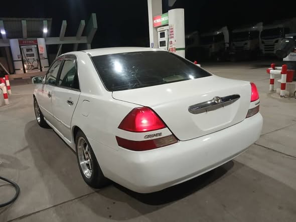 A picture of TOYOTA MARK ll grande