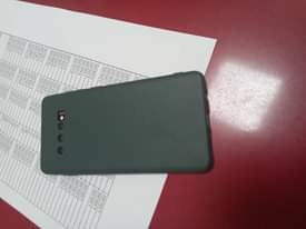 A picture of Sumsung s10