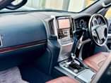 A picture of V8 v8 v8 0627544832
