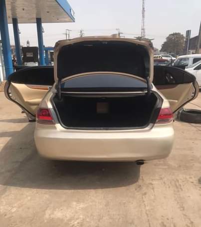 A picture of Lexus Es330 2006 Neatly uesd buy and drive Nothing to