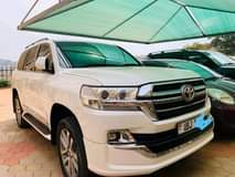 A picture of Land cruiser diesel engine for sale call me on 256751331103