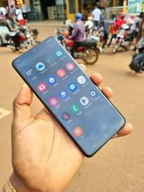 A picture of Samsung galaxy S20plus 5G