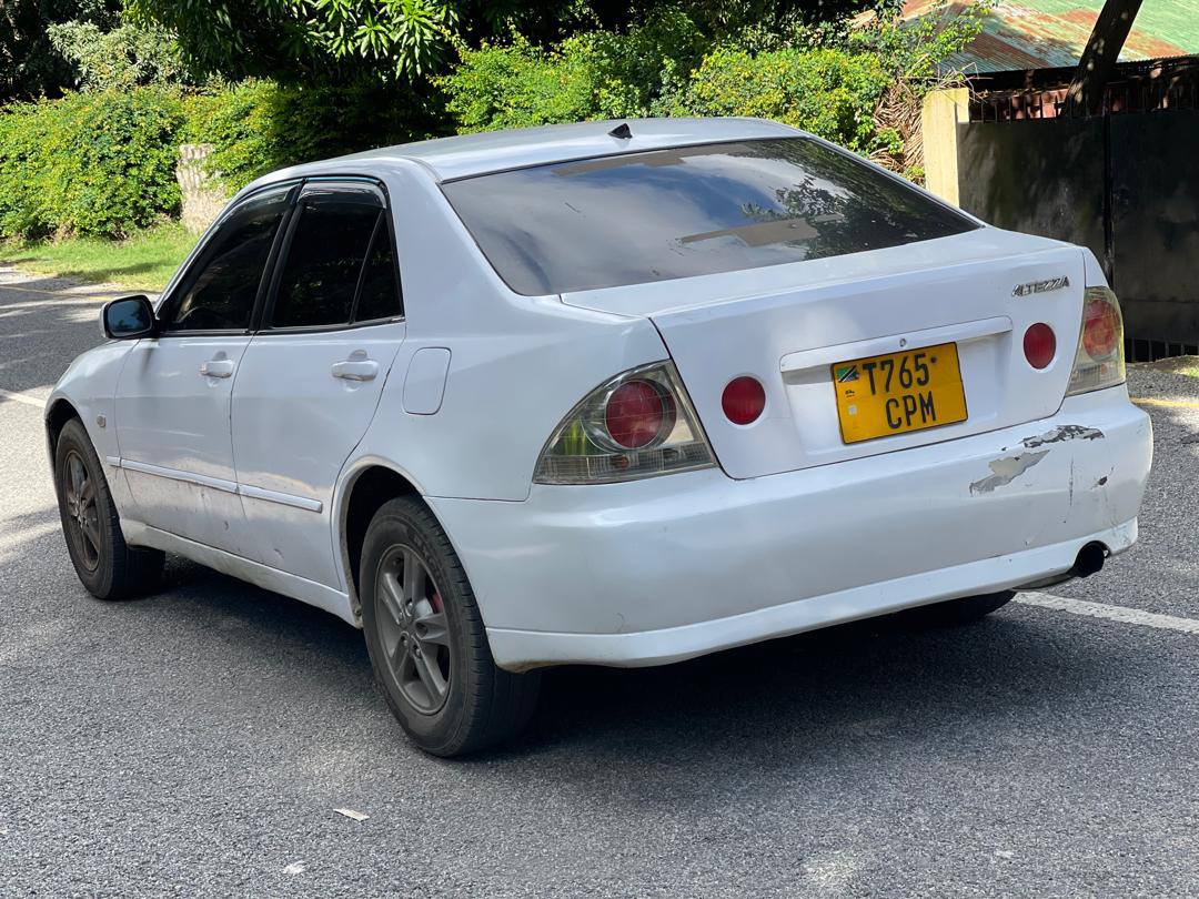 A picture of Toyota altez