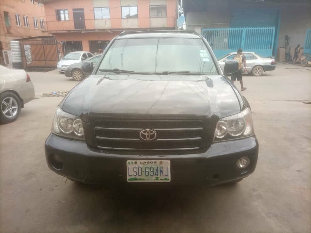 A picture of TOYOTA HIGHLANDER DIRECT 2004