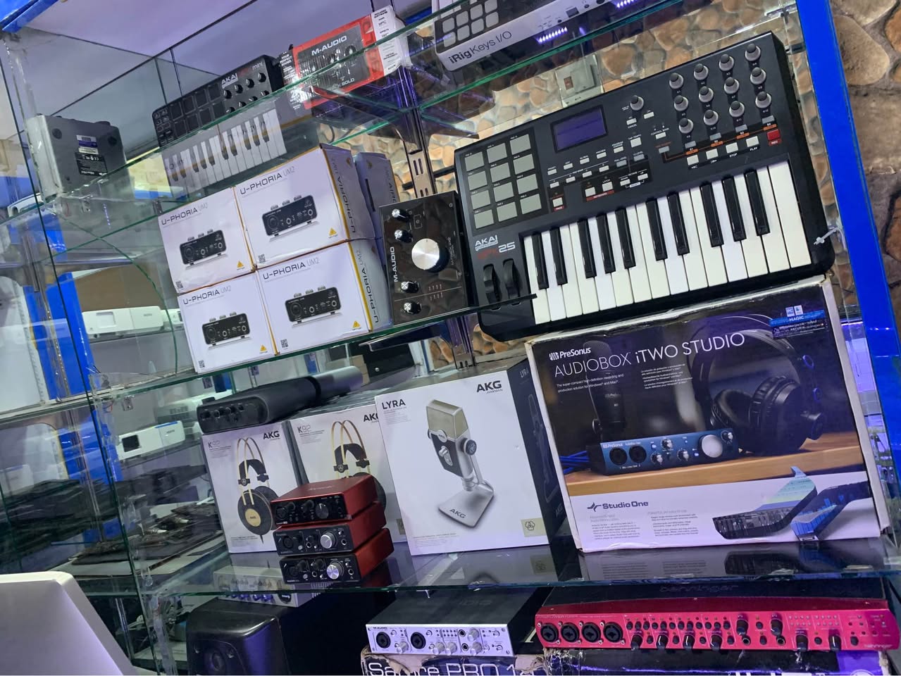 A picture of All studio gadgets available