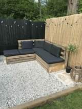 A picture of pallet desgn karbu kwa bidhaa za pallet karbu tukuhudumie 0786458781