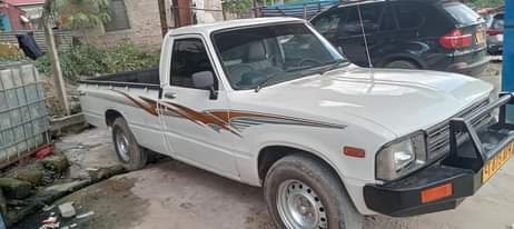 A picture of Toyota Hilux haena changa moto yoyote nk nayo kimara dar