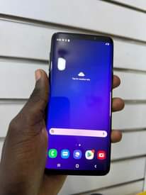 A picture of Samsung S9 plus 64gb 4gb ram 390k clean no cracks
