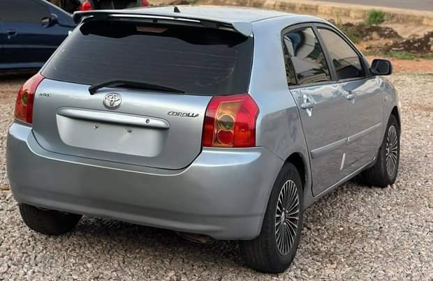A picture of Toyota Obama 2004 model price 1 900 000 price 1