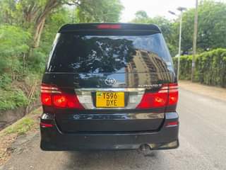 A picture of Toyota Alphad Kali sana
