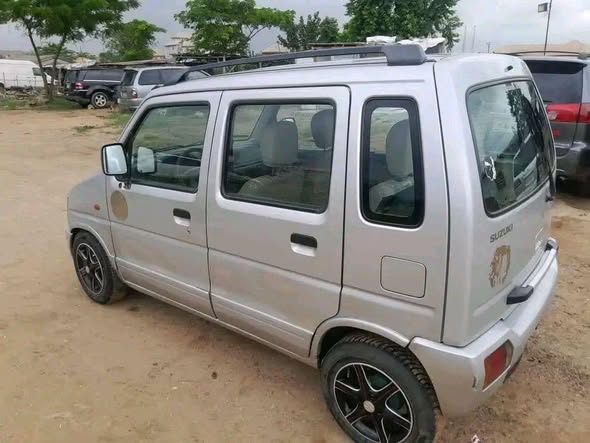 A picture of Call or WhatsApp for 08061783692 2002 mini bus