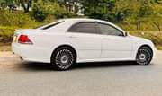 A picture of Toyota crown