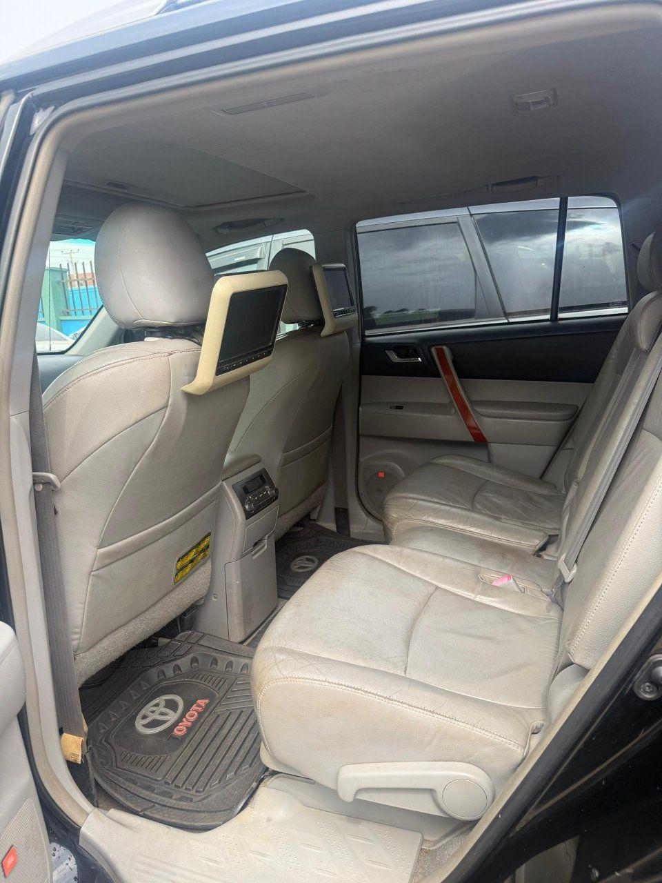 A picture of Toyota highlander