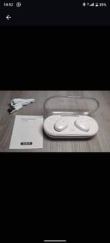 earphones