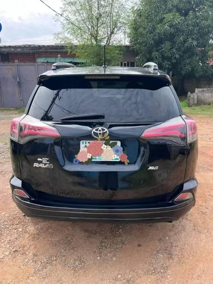 A picture of Car