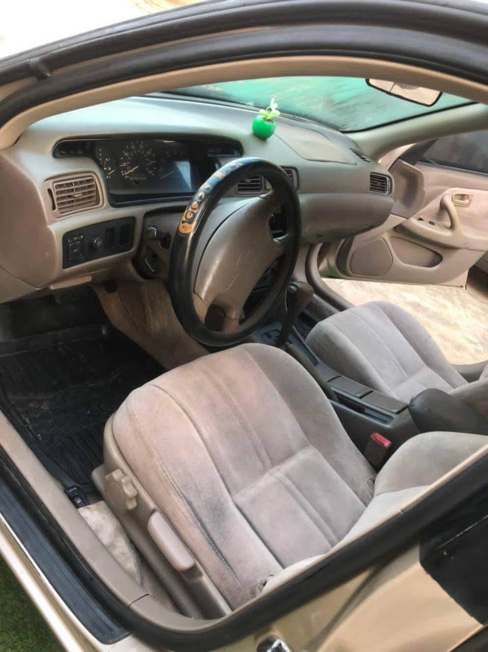 A picture of Toyota Camry 2000