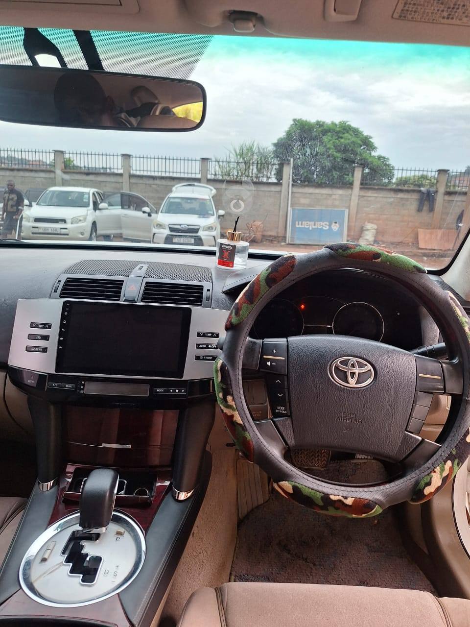 A picture of TOYOTA Mark x