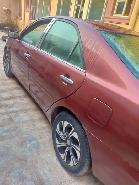A picture of Toyota Camry 04