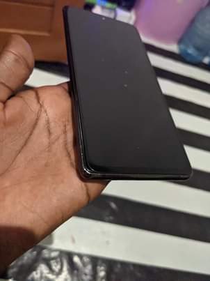 A picture of Samsung Galaxy a71 mpyaaa mnooo gb128 ram8 net5g