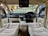 A picture of TOYOTA ALPHARD