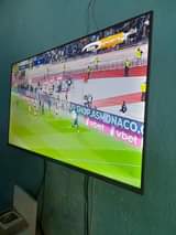 A picture of Hisense inch 40 Tv mpya Size 40 flameless .......... Ina